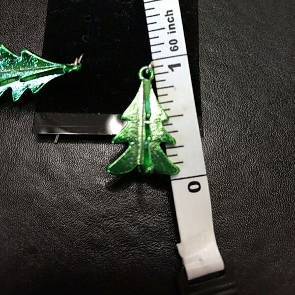 Christmas tree holiday earrings 🎄 - Picture 5 of 5